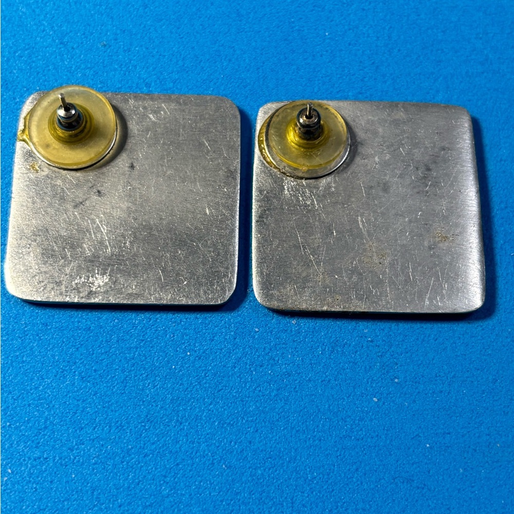 Geometric Black Onyx & Mother-of-Pearl Square Earrings - Picture 3 of 4